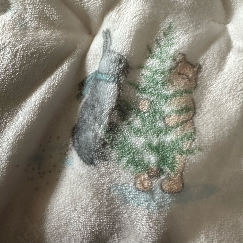 Winnie the Pooh Christmas 30X40 plush baby blanket cream NEW holiday collection - Picture 7 of 8